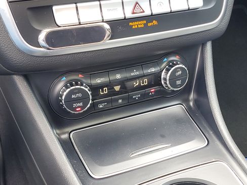 Used 2018 Mercedes-Benz GLA 250 image 24