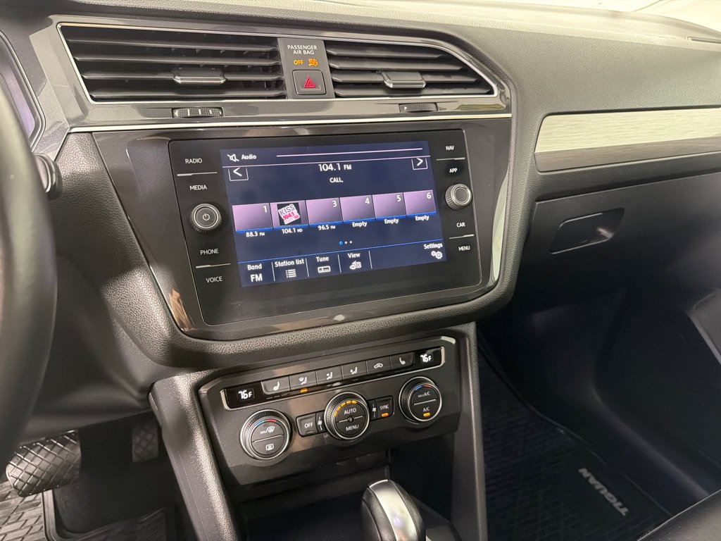 Used 2019 Volkswagen Tiguan SEL FWD image 16