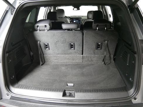 Used 2025 GMC Acadia Elevation w/ Elevation Premium Package image 18