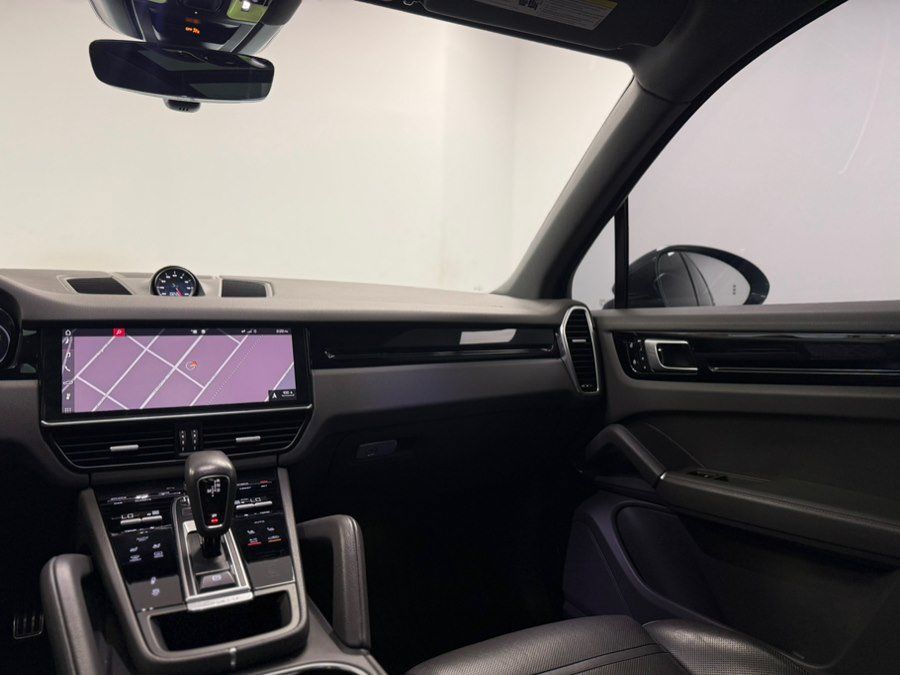 Used 2019 Porsche Cayenne S w/ Premium Plus Package AWD/4WD image 57