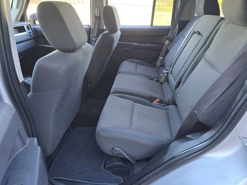 Used 2008 Jeep Commander Sport image 8