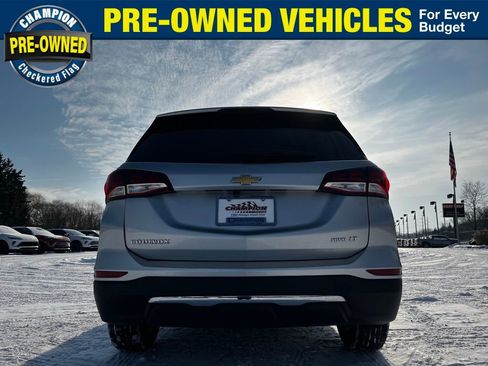 Used 2022 Chevrolet Equinox LT w/ Driver Convenience Package image 11