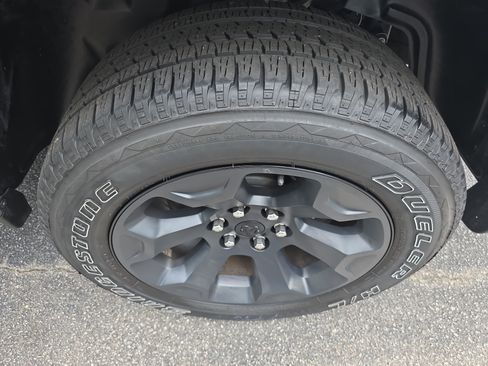 Used 2025 RAM 1500 Big Horn AWD/4WD image 32
