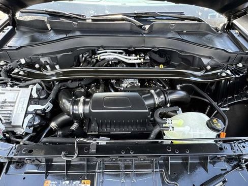 Used 2025 Ford Explorer ST image 10