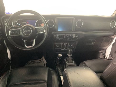 Used 2018 Jeep Wrangler Unlimited Sahara image 35