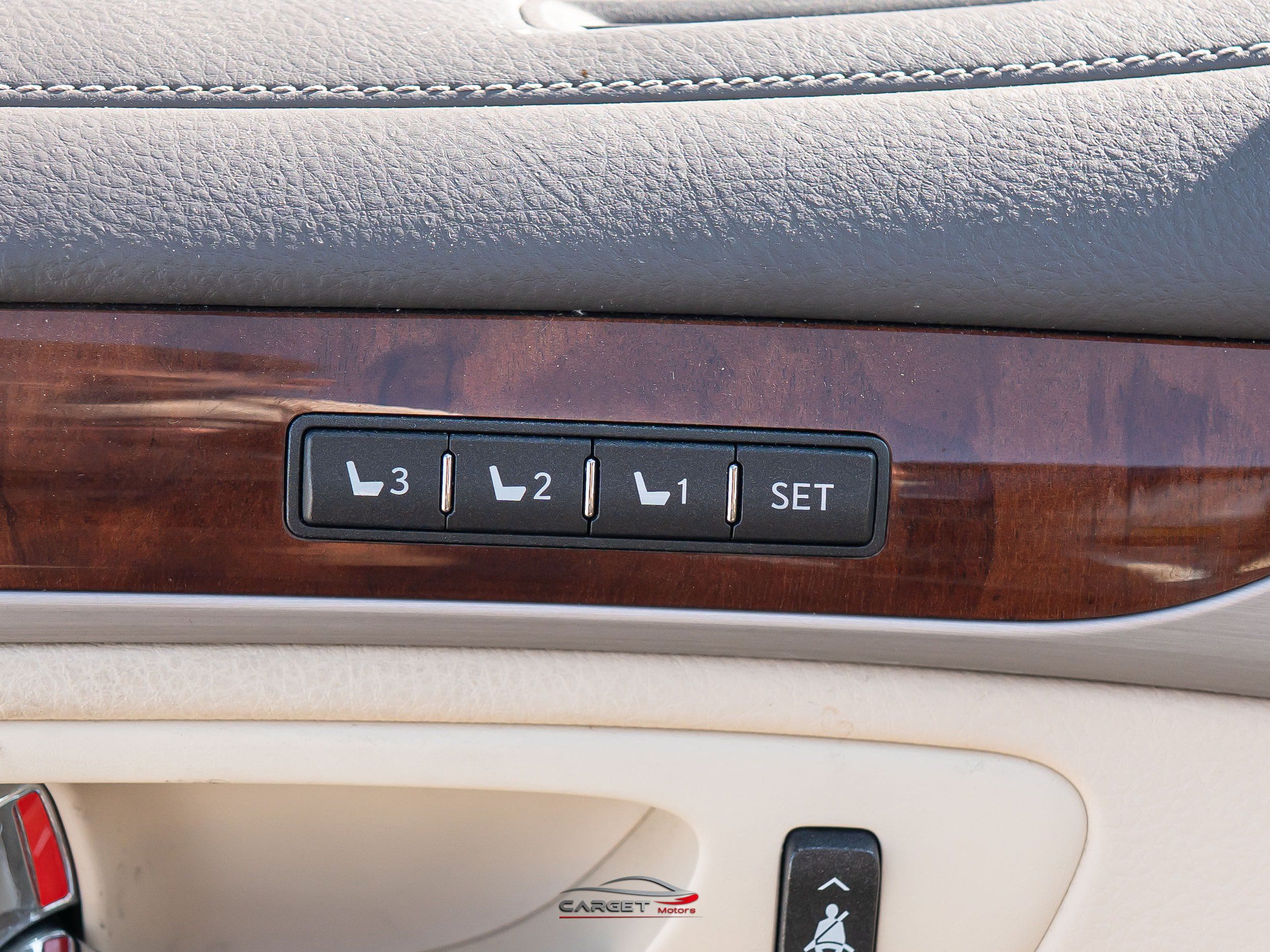 Used 2015 Lexus LS 460 AWD w/ Comfort Package image 38