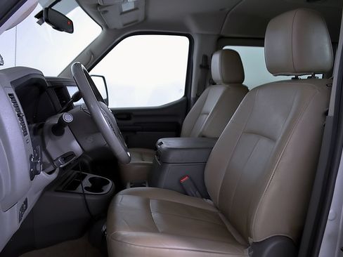 Used 2017 Nissan NV 3500 SL RWD image 16