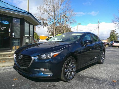 Used 2018 MAZDA MAZDA3 Touring image 2