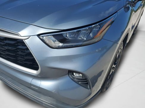 Certified 2020 Toyota Highlander XLE FWD image 25