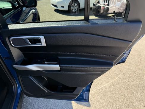 Used 2021 Ford Explorer XLT image 19