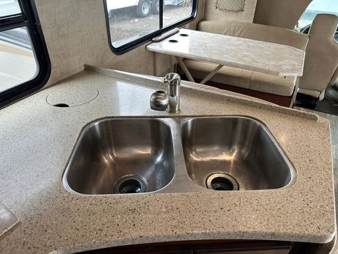 Used 2016 Ford E-450 and Econoline 450 Super Duty w/ Motorhome Prep Package image 25