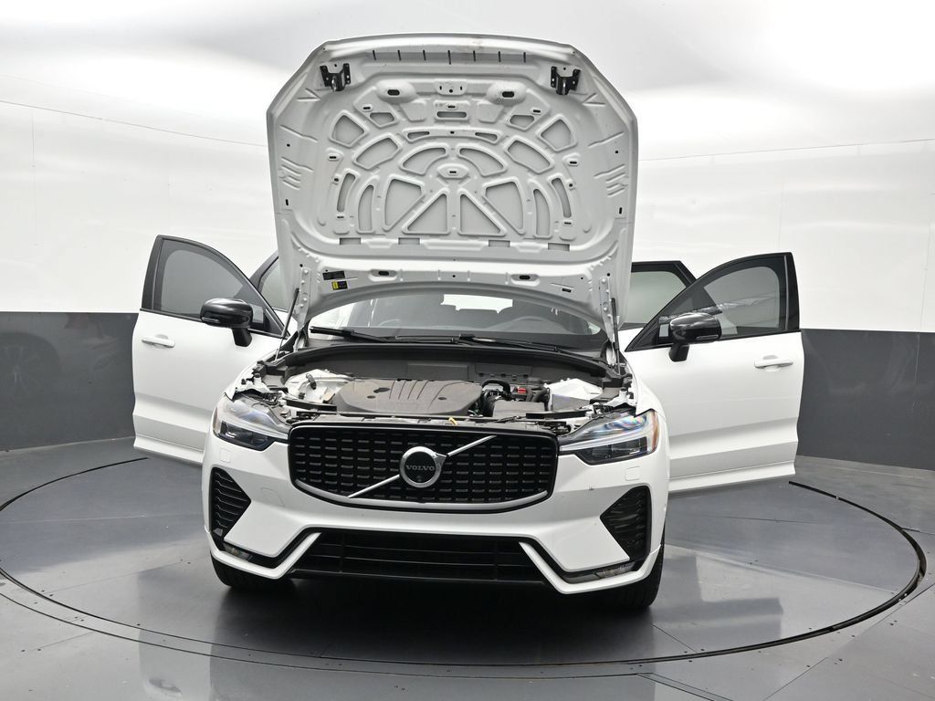 Certified 2024 Volvo XC60 B5 Plus w/ Climate Package AWD/4WD image 36