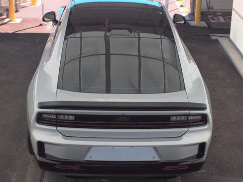 Used 2025 Dodge Charger Daytona Scat Pack w/ Track Pack image 5