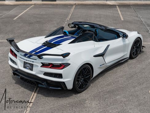 Used 2024 Chevrolet Corvette Z06 RWD image 22