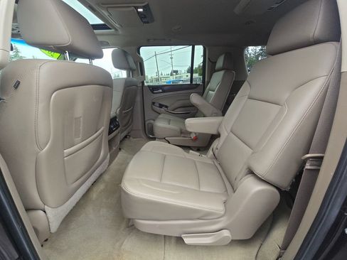 Used 2015 GMC Yukon XL SLT w/ Open Road Package AWD/4WD image 16