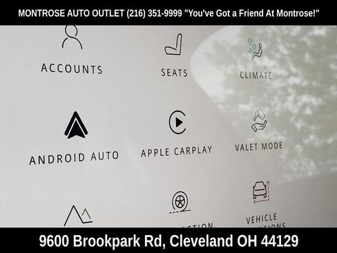 New 2025 Land Rover Defender 110 S image 12