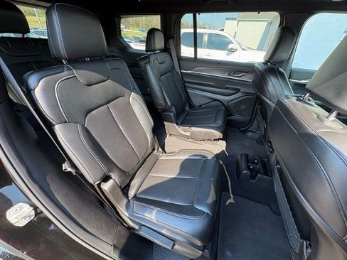 Used 2024 Jeep Grand Cherokee L Limited w/ Luxury Tech Group II image 33