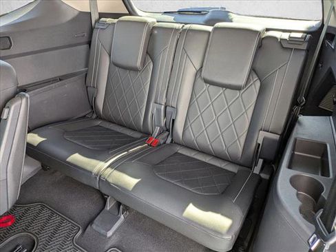 Used 2025 Volkswagen Atlas SEL Premium R-Line image 21