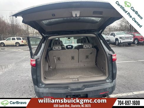 Used 2018 Chevrolet Traverse LT image 17