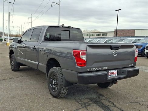 Used 2022 Nissan Titan S image 4