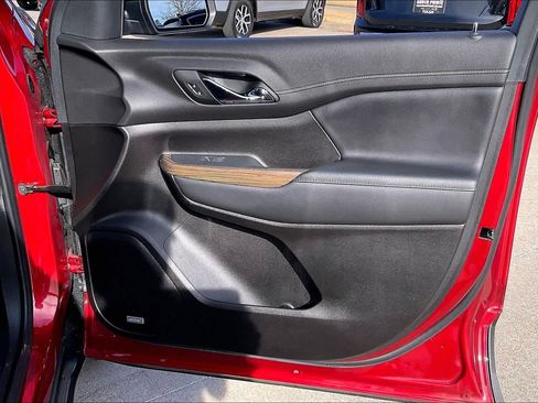 Used 2023 GMC Acadia SLE w/ Driver Convenience Package image 21