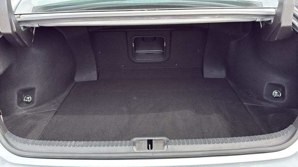 Used 2023 Lexus ES 300h w/ Premium Package FWD image 9