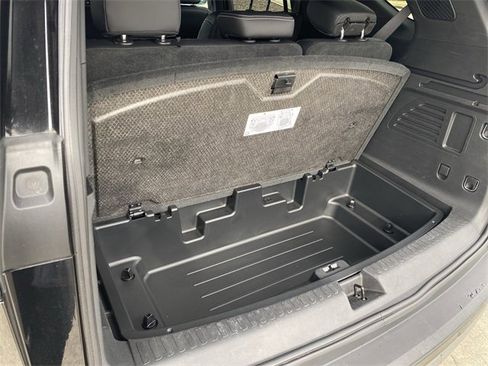 Certified 2025 Chevrolet Traverse LT image 34