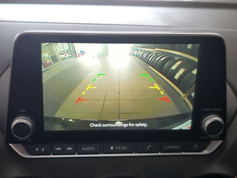 Used 2023 Nissan Sentra SR w/ Trunk Package FWD image 18