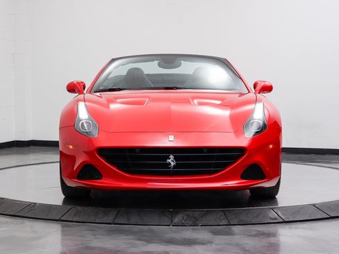Used 2016 Ferrari California T RWD image 11