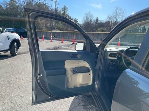 Used 2025 Ford Maverick Lariat w/ 4K Tow Package image 23