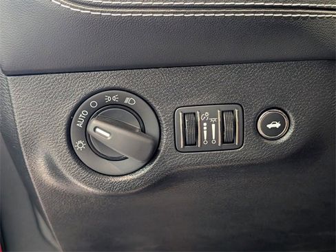 Used 2022 Dodge Challenger SRT Hellcat Redeye image 28