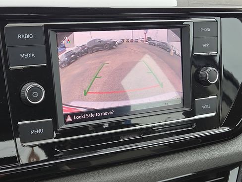 Used 2024 Volkswagen Taos S FWD image 15