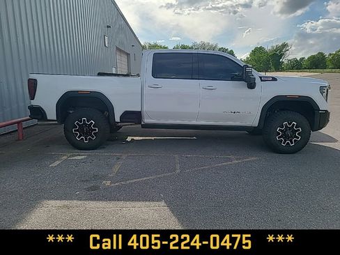 Used 2025 GMC Sierra 2500 AT4X image 18