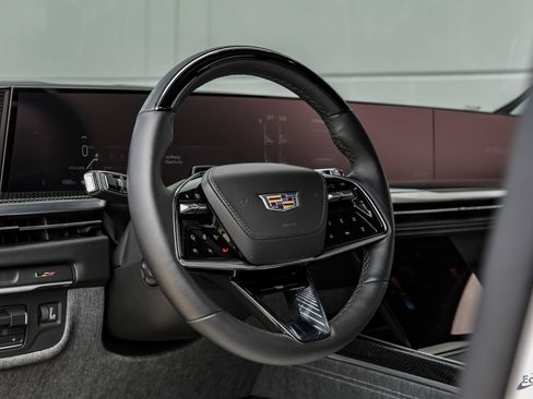 Used 2025 Cadillac Escalade V w/ LPO, ONYX Package AWD/4WD image 42