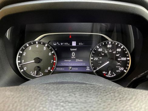 Used 2020 Nissan Titan SV w/ SV Convenience Package image 13