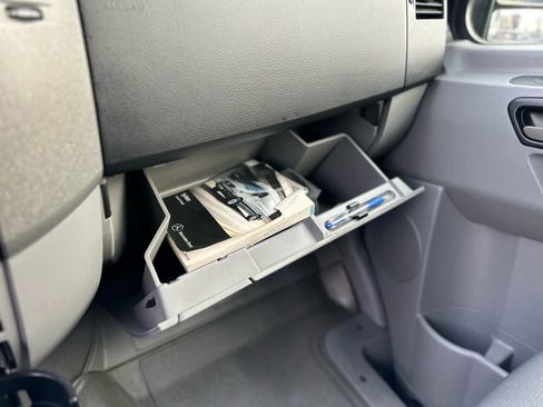 Used 2014 Mercedes-Benz Sprinter 2500 image 32