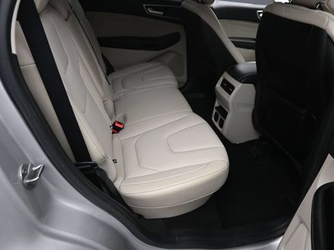 Used 2019 Ford Edge Titanium w/ Cold Weather Package AWD/4WD image 10