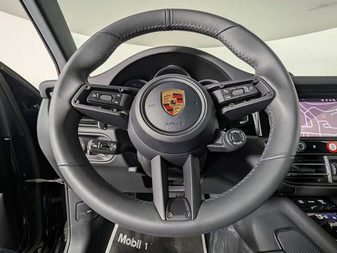 New 2026 Porsche Macan image 35