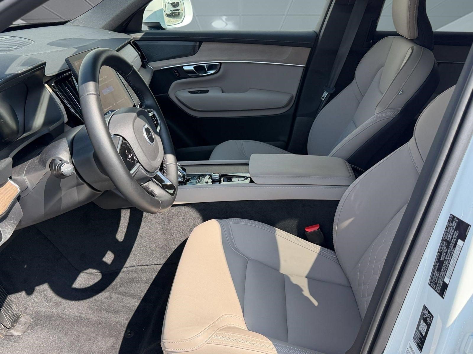 Certified 2026 Volvo XC90 B6 Plus AWD/4WD image 5