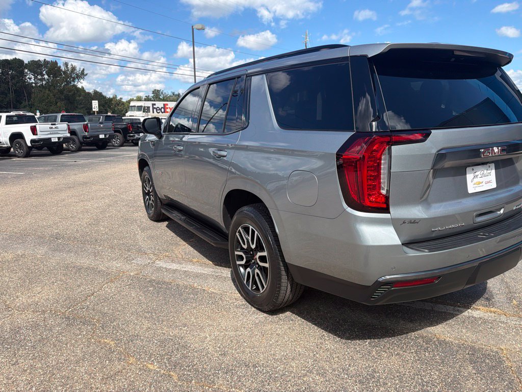Used 2024 GMC Yukon AT4 AWD/4WD image 3