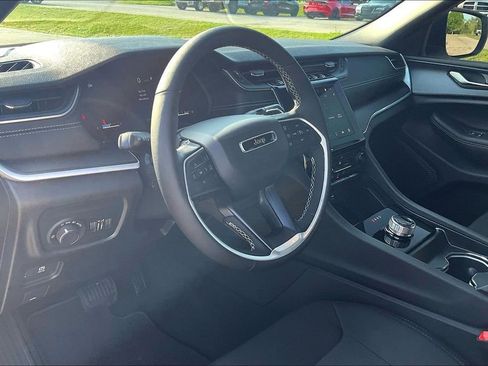 New 2025 Jeep Grand Cherokee Laredo X w/ Luxury Tech Group I image 6