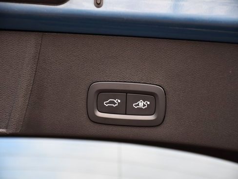 Certified 2025 Volvo XC40 B5 Plus image 26