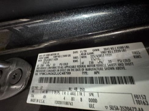 Used 2020 Ford Escape SE image 27