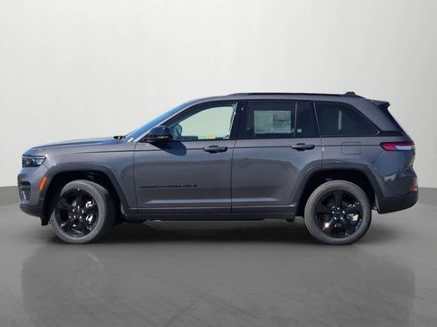 New 2025 Jeep Grand Cherokee Altitude image 3