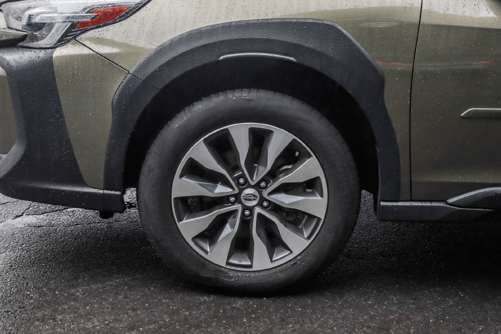 Used 2025 Subaru Outback Limited AWD/4WD image 13