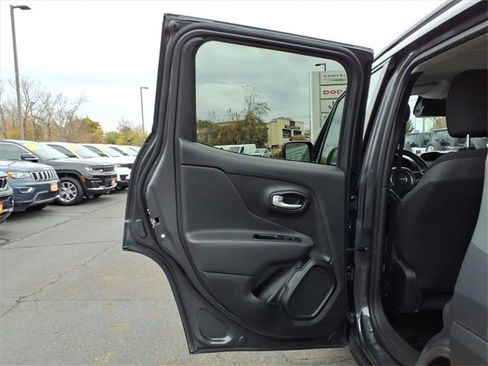 Certified 2023 Jeep Renegade Latitude w/ Premium Group image 14