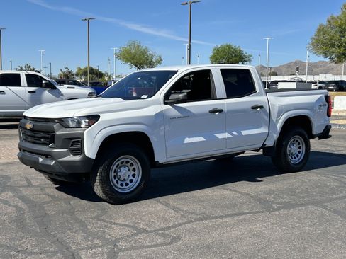 Used 2024 Chevrolet Colorado W/T w/ Advanced Trailering Package image 3