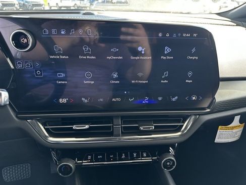 New 2026 Chevrolet Equinox EV LT image 20