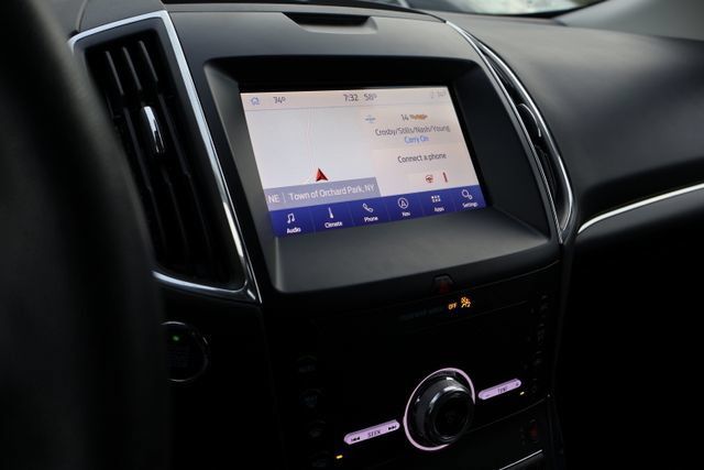Used 2020 Ford Edge Titanium AWD/4WD image 14