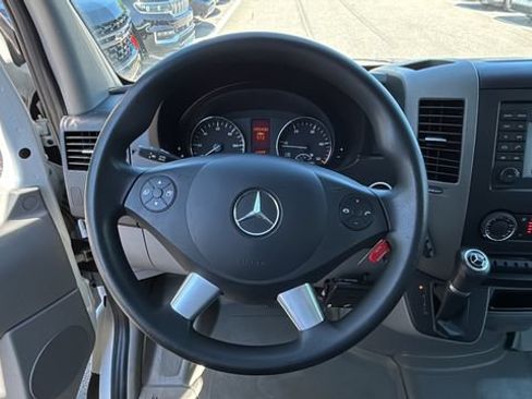 Used 2018 Mercedes-Benz Sprinter 3500 image 12